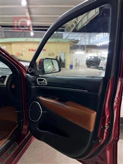 جیپ گراند شیرۆکی